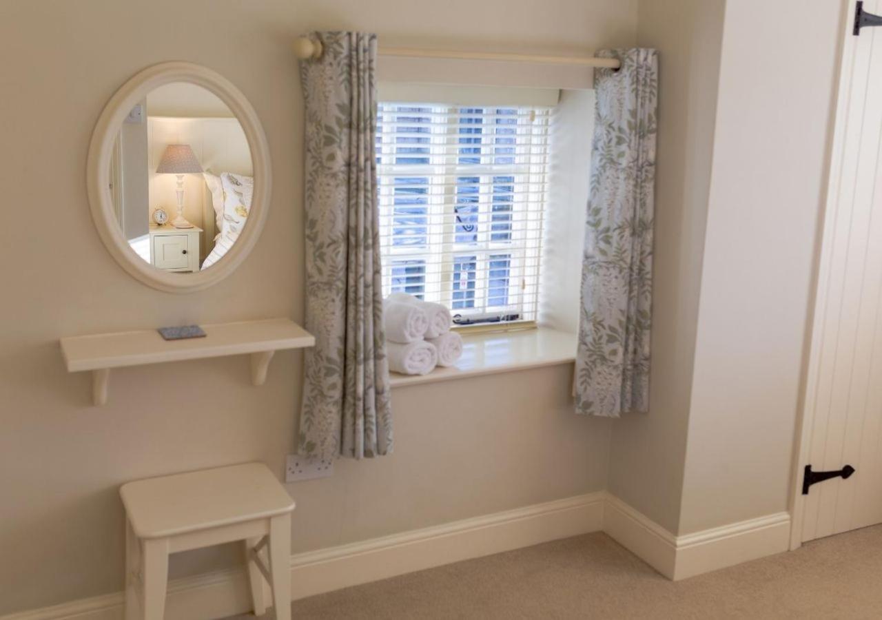 Jasmine Cottage - 2 Bedroom In Heart Of Bourton! Exterior foto