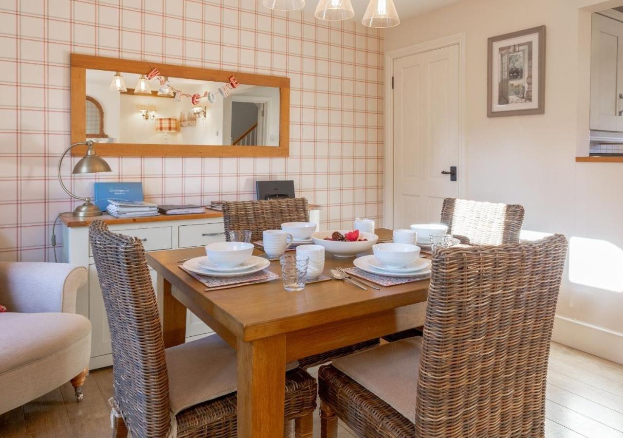 Jasmine Cottage - 2 Bedroom In Heart Of Bourton! Exterior foto