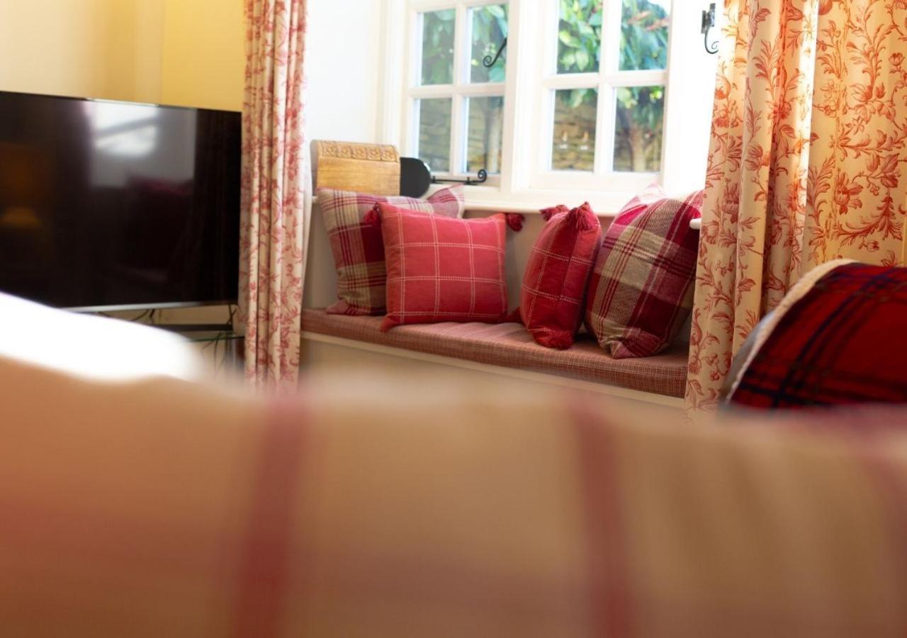 Jasmine Cottage - 2 Bedroom In Heart Of Bourton! Exterior foto