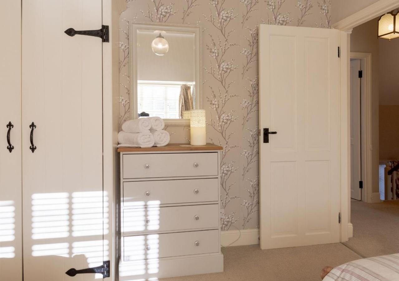 Jasmine Cottage - 2 Bedroom In Heart Of Bourton! Exterior foto